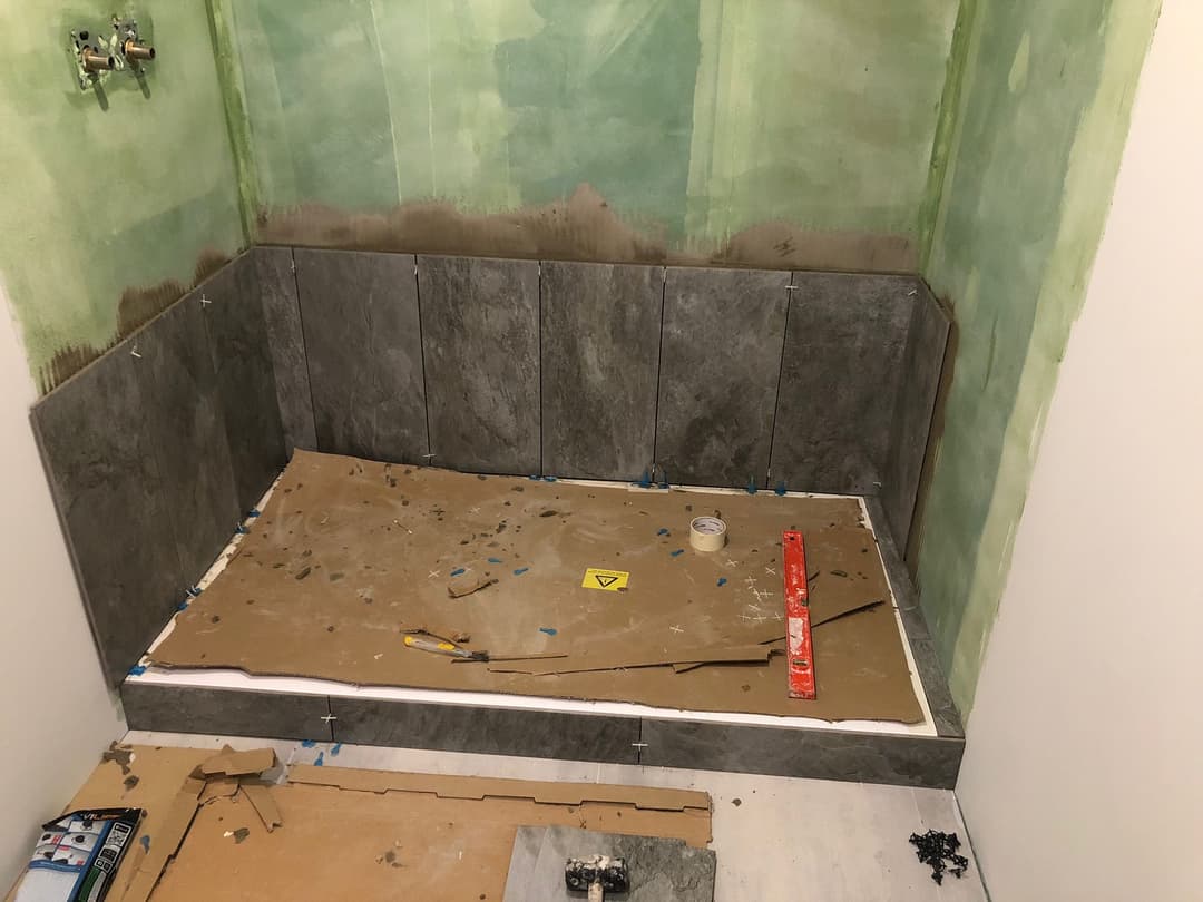photo d'une salle de bain avant rénovation
