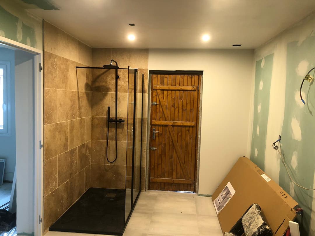 photo d'une salle de bain avant rénovation